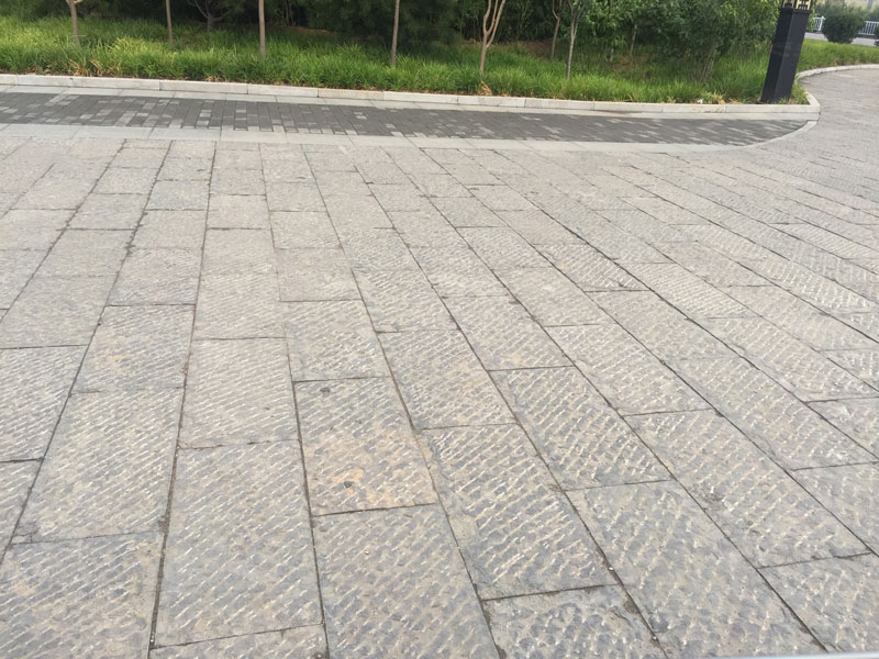 公園地鋪-青石板材鏨道面